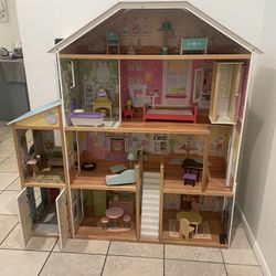 Kid Kraft Wooden  Doll House