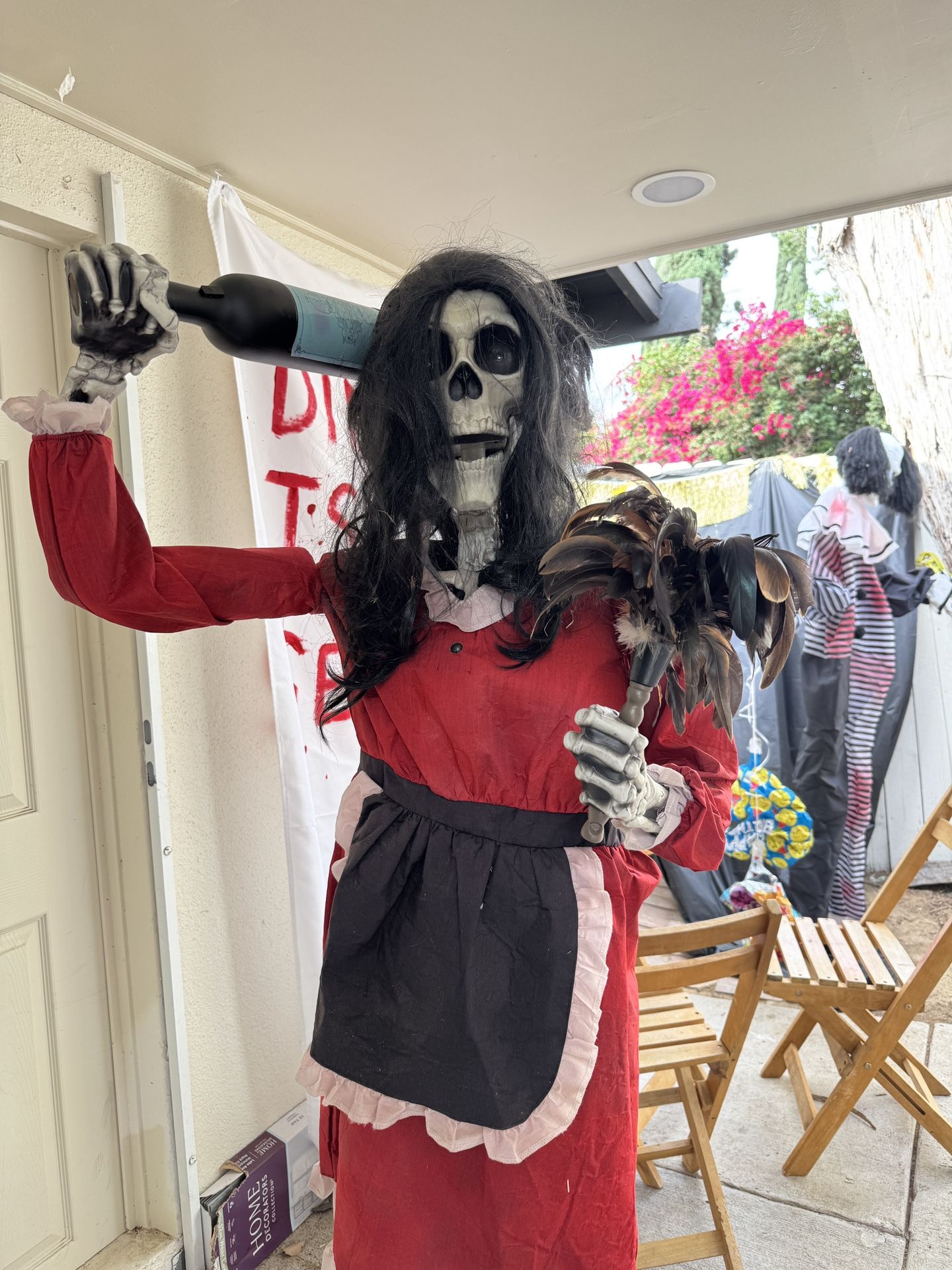 Skeleton Maid Animatronic