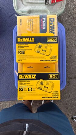 DeWalt 20maxV fast charger