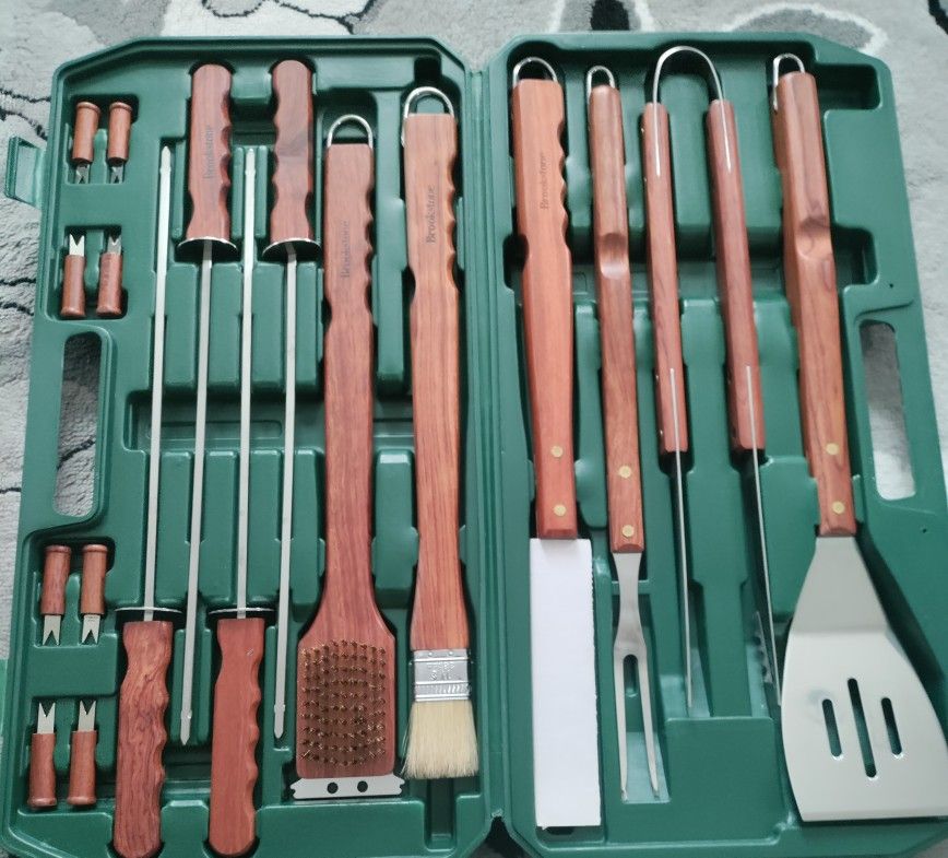 Brookstone BBQ Set