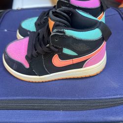 size 7.5c nikes jordans 