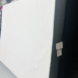 Queen Size Mattress And Box Spring Set 