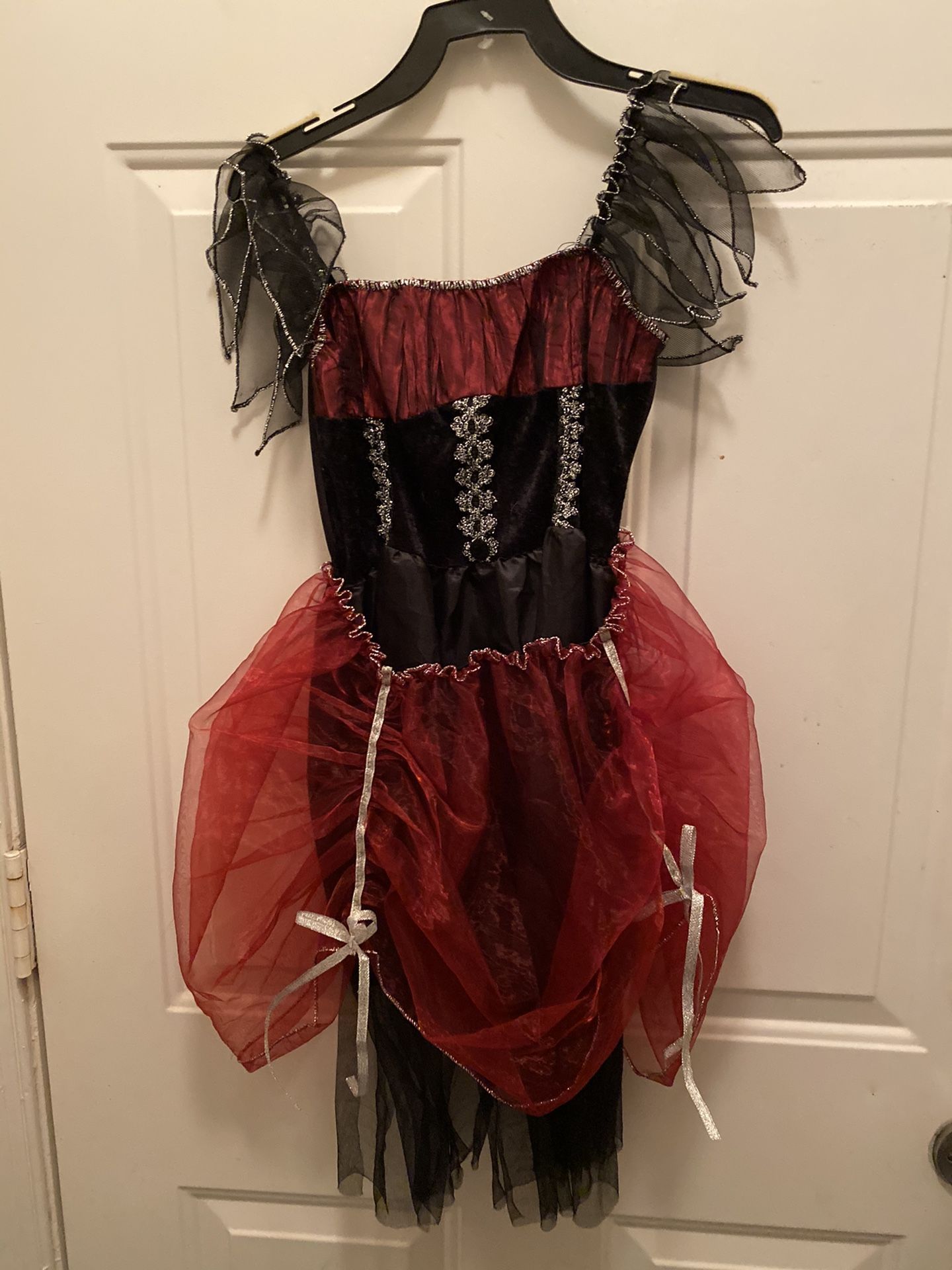 Girls costume size 4-6