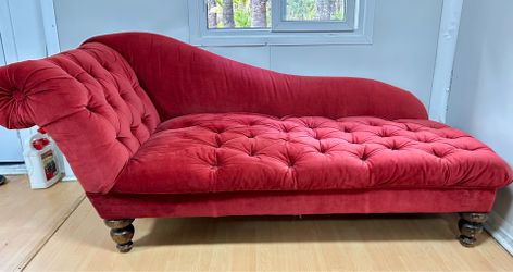 Red Velvet Tufted Chaise Lounge