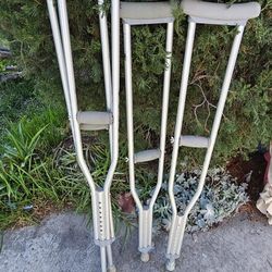 Crutches 