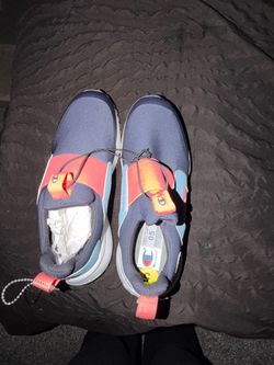 Champion sneakers size 5.5 women