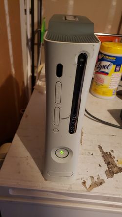 60 GB Xbox 360 Complete with two games