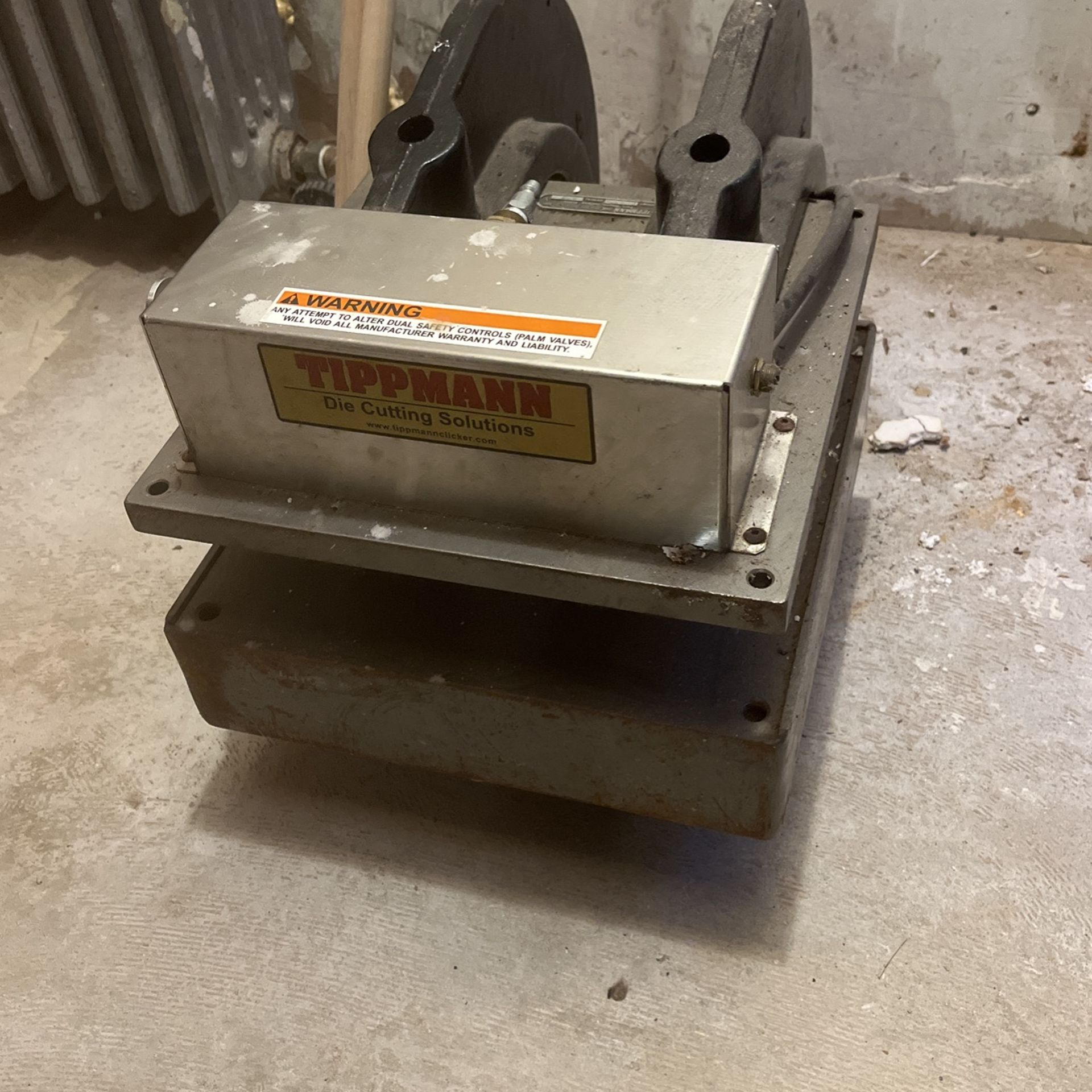 Tippmann Clicker 700 Die Cut Press With Stainless Steel Plates
