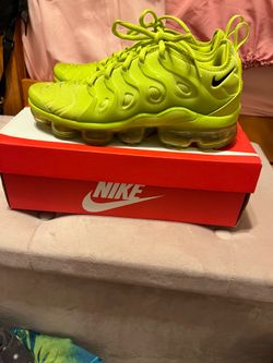 Nike Volt Vapormax Plus Women size 9