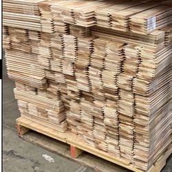 Pallet Cedro Vendo  esto son piezas chicas, Cedar for sale—these are small pieces. South Sacramento