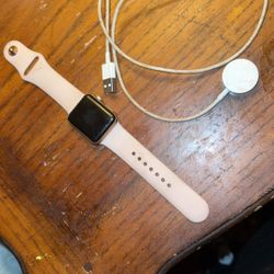 Apple Watch Series 3 With Charger 