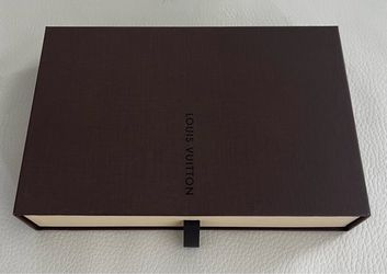 Louis Vuitton Box ( authentic)