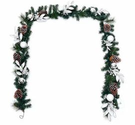 Indoor/Outdoor Pre-lit Battery 9-ft Artificial Garland with White LED Lights