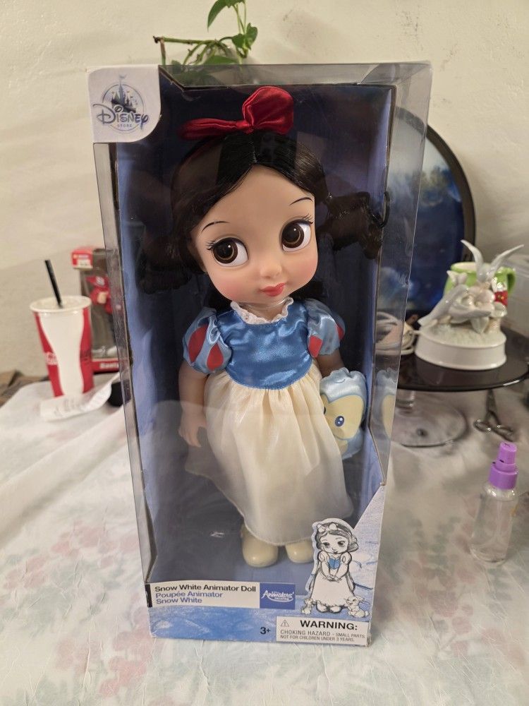 Disney Store Snow White Animator's Doll New in Box