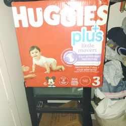 Huggies Plus Size 4 (204 Diapers)