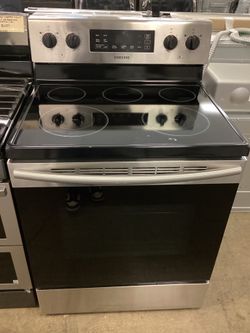 Samsung Smart 30 in. Glass Top 6.3 cu.ft. Electric Stove with Rapid Boil and Self Clean