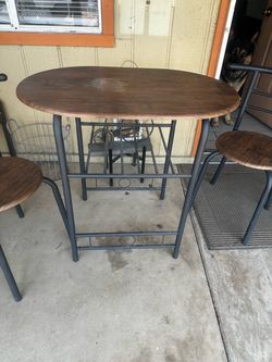 Small table and 2 chairs