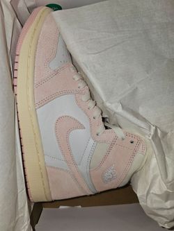 Jordan 1 Retro High OG
Washed Pink (Women's)