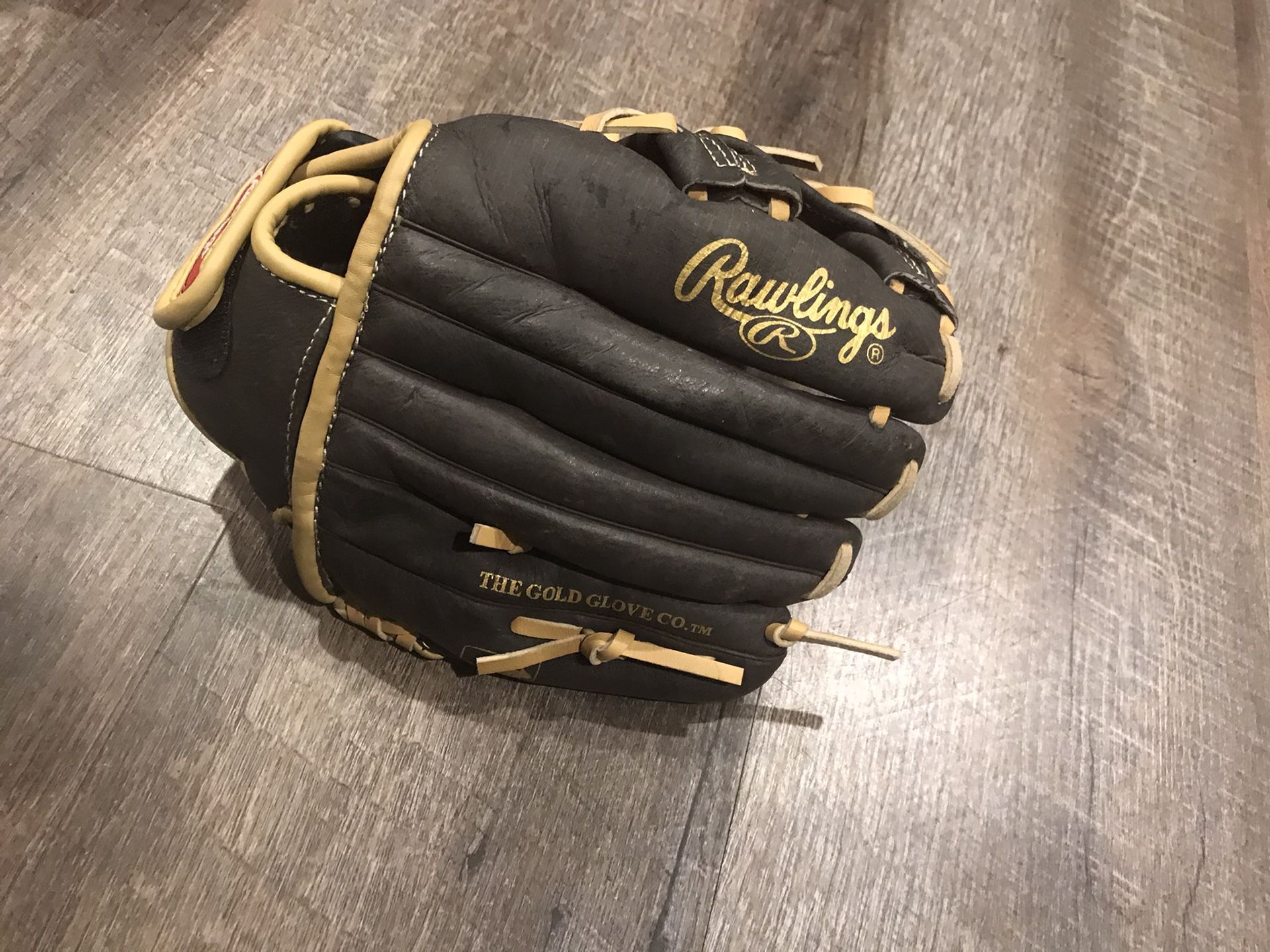 Rawlings Baseball Glove - Left Hand Throw