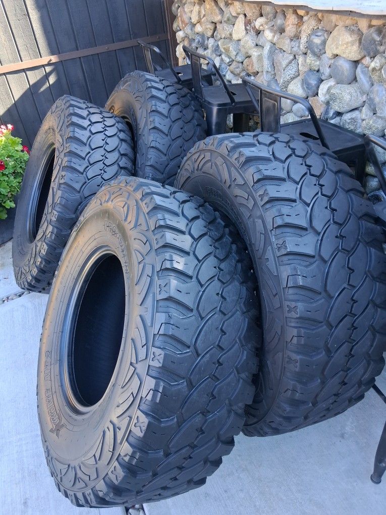 37x12.50r17 Pro Comps Set Of 4 Used