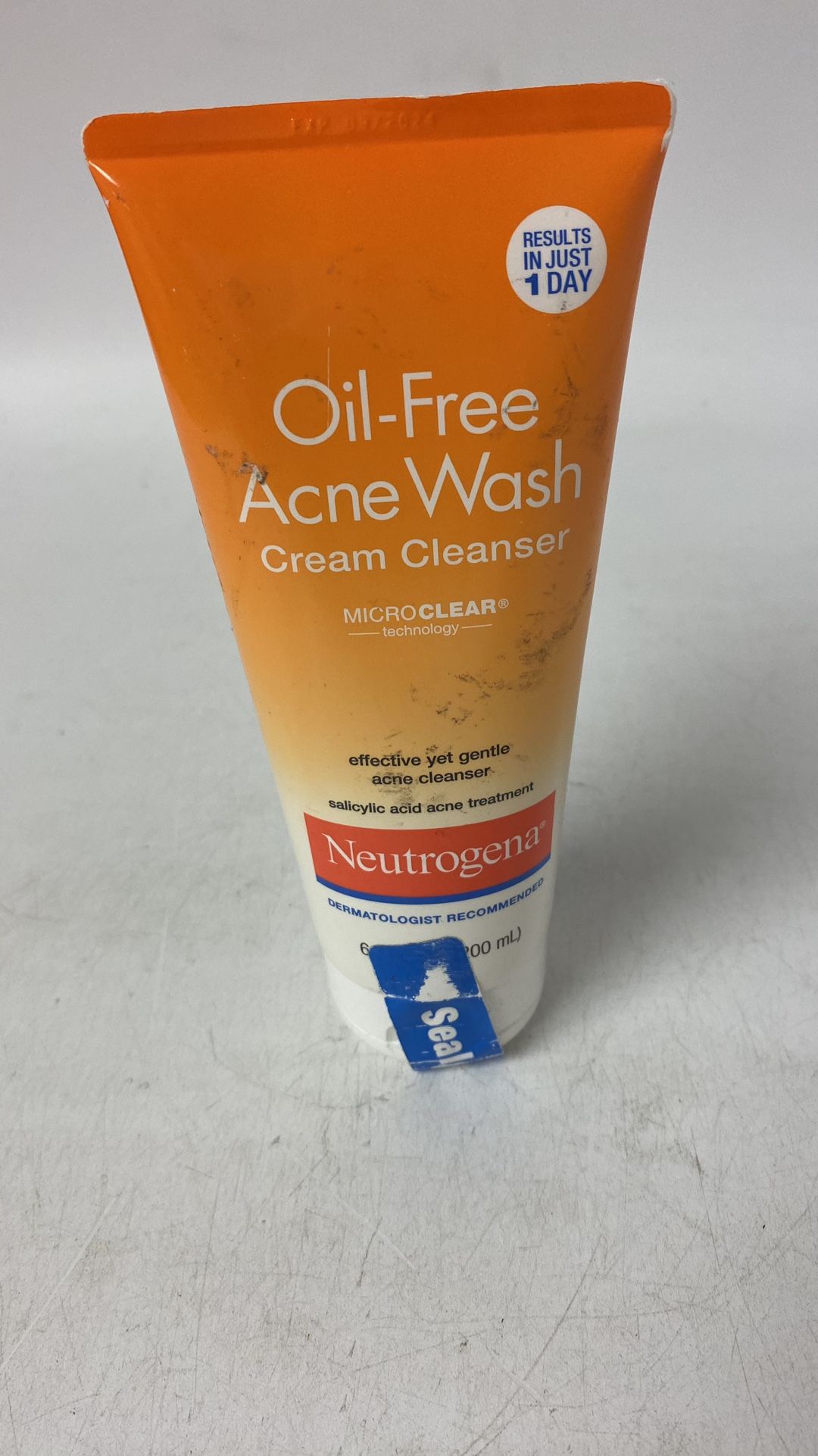 Neutrogena Oil-Free Acne Face Wash Cream Face Cleanser 6.7 fl. oz 4/2025 openbox