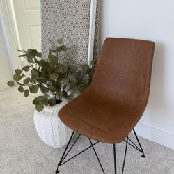 Accent Chair 