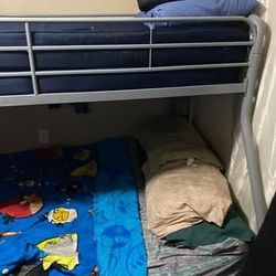 Kid's Bump Bed In Great Condition 