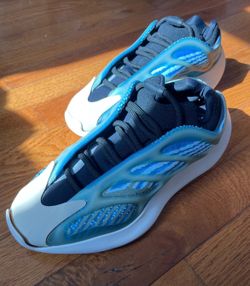 Adidas Yeezy Boost 700 MNVN
