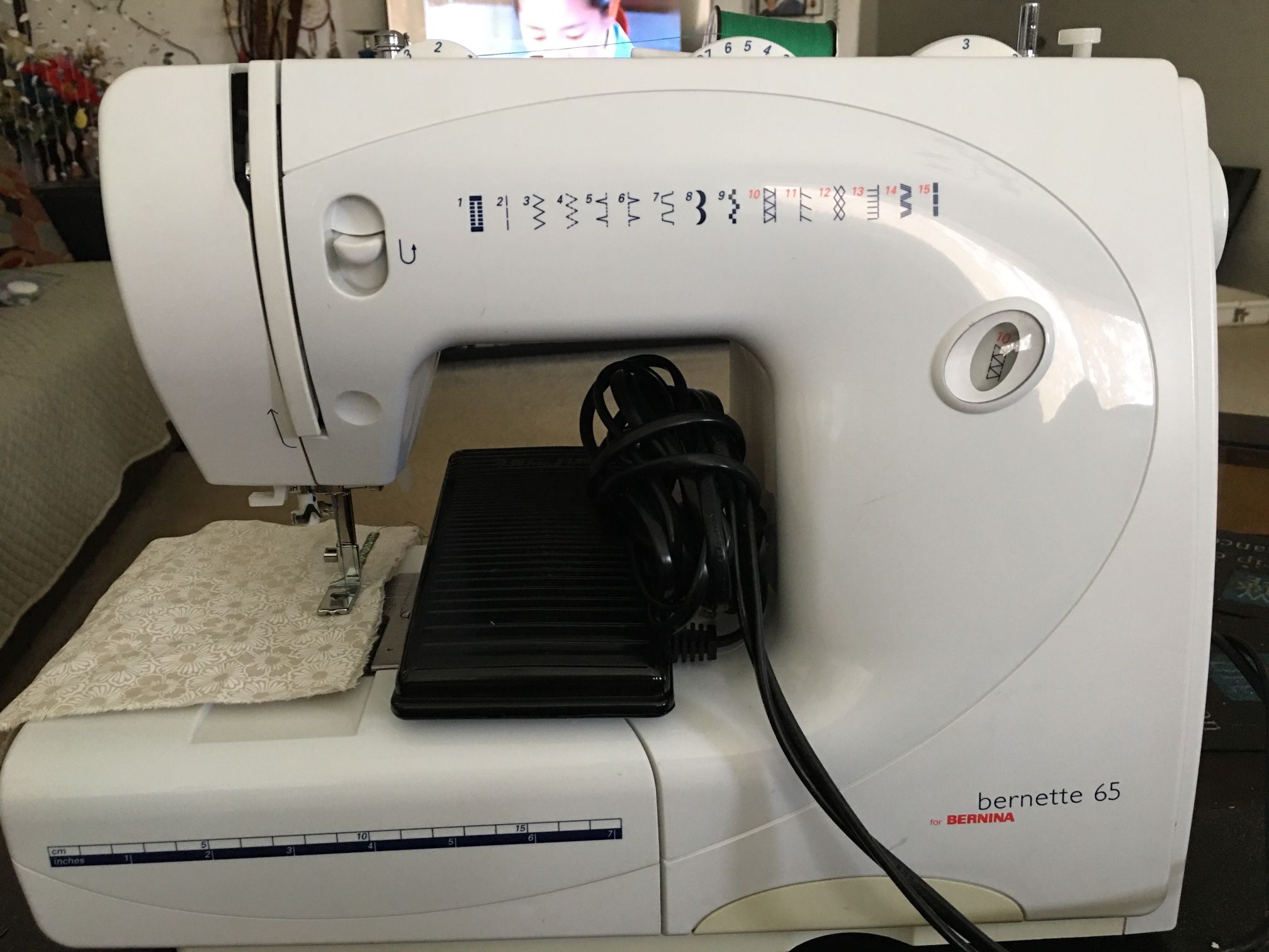 Bernina Bernette 65 Sewing Machine + Foot Pedal Exellent working condition $100.00
