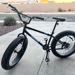 Mongoose  Dolomite   Fat Tire  Bike 