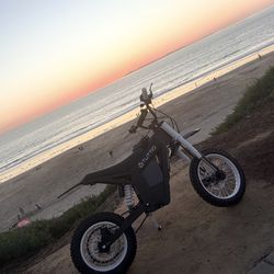Tuttio Eletric Dirt-bike 