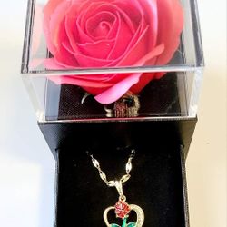 Small Flower Box With Necklace