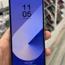 Samsung Galaxy Z Flip 6 512Gb *Spectrum locked* + *With Warranty* + *With Charger*