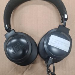JBL LIVE 500BT - Around-Ear Wireless Headphone - Black