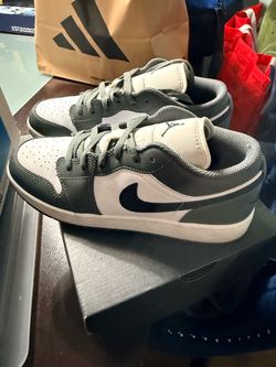 NIKE AIR JOrDaN 1 Low (GS) white/grey size 7 Y
