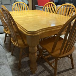 Elegant Amish All-Wood Dining Table, 8 Chairs & Extendable Leaf