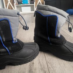 Boys Snow Boots Size 2- Not Toddler