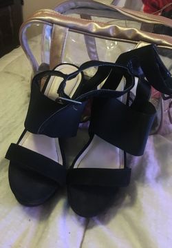 Black wedges