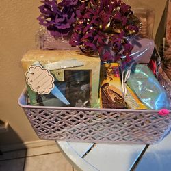 Women B-day Baskets