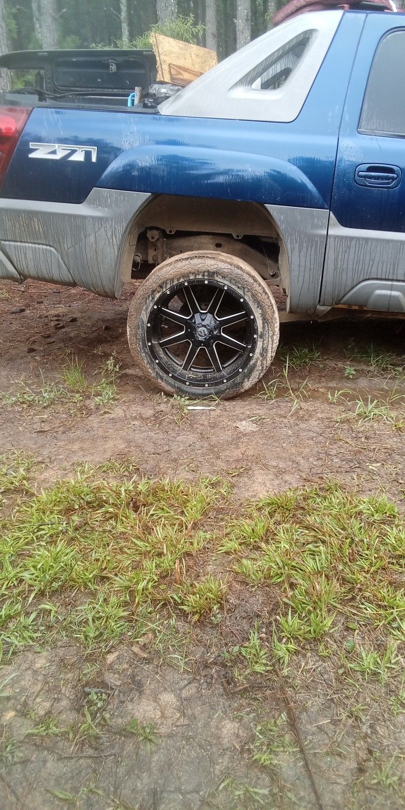 Fuel 22" Rims And Tires