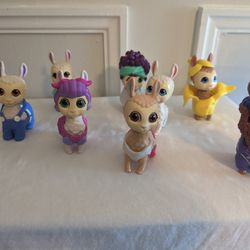LOT OF 8 TOY LLAMAS COLLECTIBLES WITH ACCESSORIES