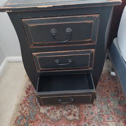 Cute End Table Or Nightstand 