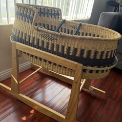 Moses Billa Bassinet For Sale $200