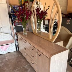 Dresser Whit Miror 