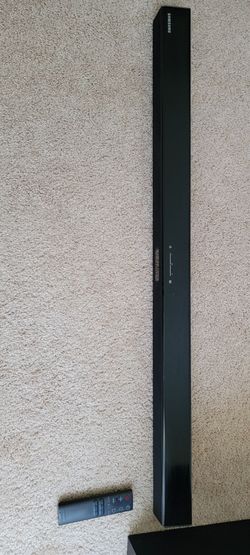 Samsung Soundbar with wireless subwoofer