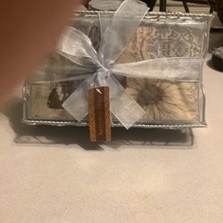 32 Pak Towel And Caddy    New Never Used 