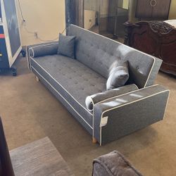 Futon $499