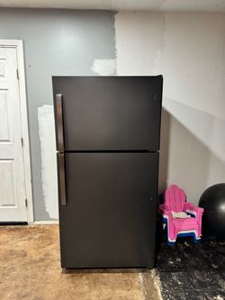 Top Freezer Refrigerator