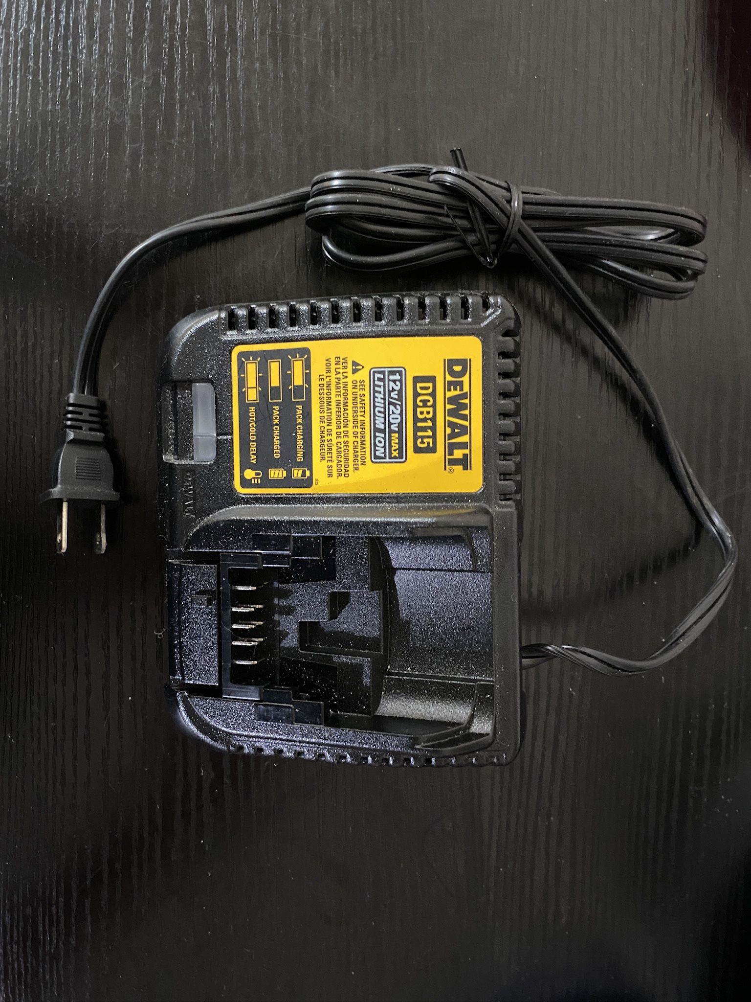 Dewalt Charger Dcb115