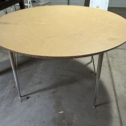Round Table - Light Oak